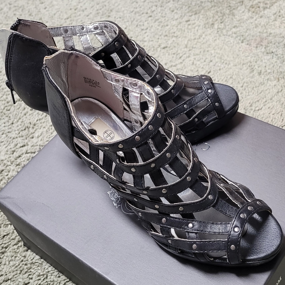 CAGE SHOES
